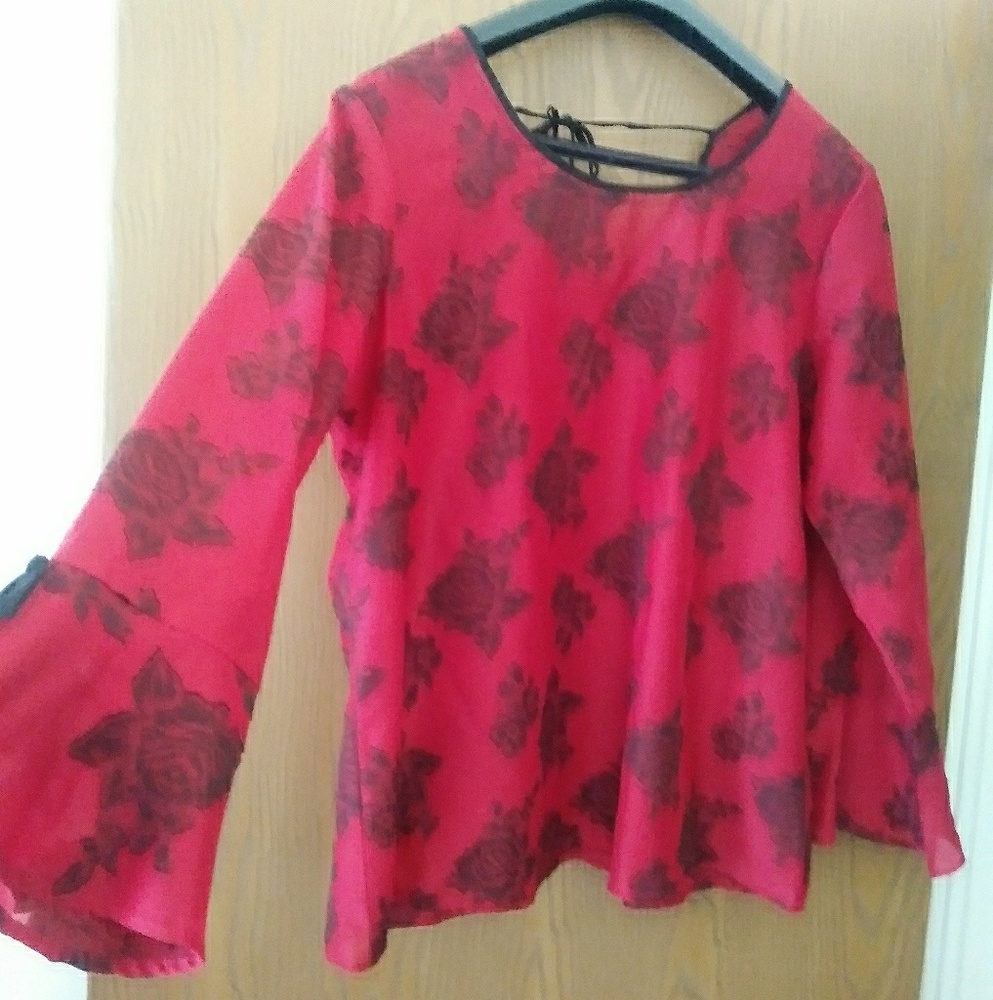 Long sleeve summer blouse